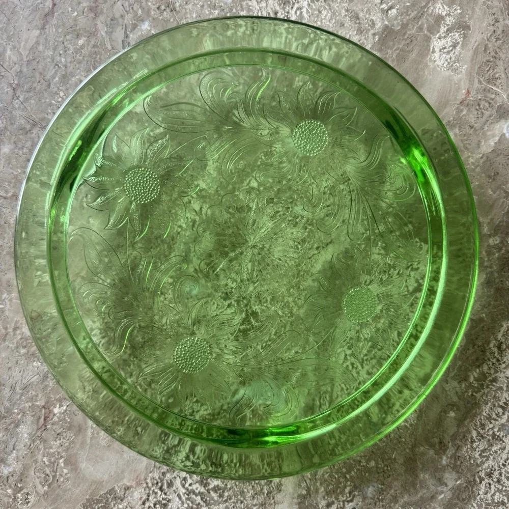 Jeanette Uranium Glass Sunflower Cake Plate Green Depression Stand Daisy Footed